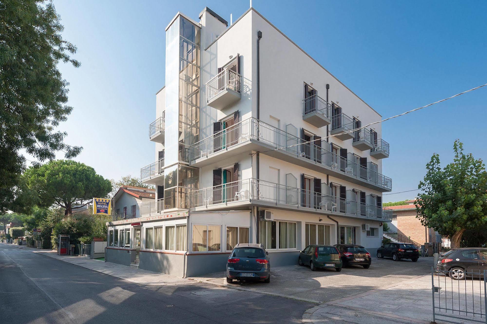 Regina Hotel E Ristorante Punta Marina Exterior photo